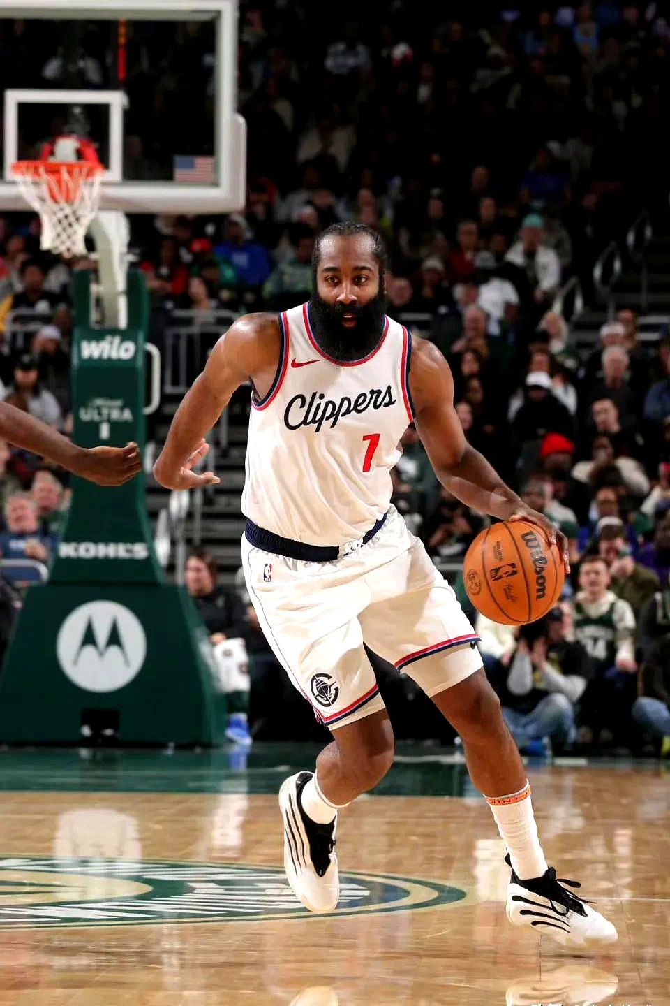 哈登在TL比赛中挺进下一轮，突破纪录引发热议！的简单介绍